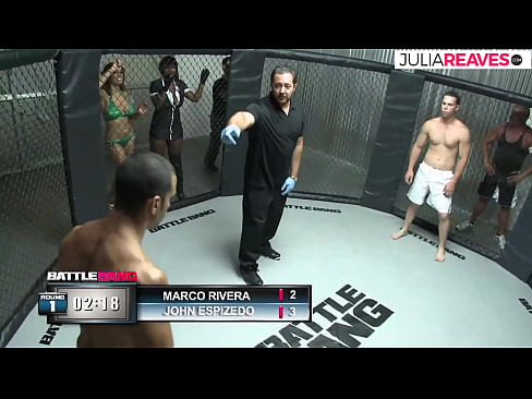 ❤️ Ultimate Fighter naai 'n nommer meisie direk na 'n geveg in die ring ❌ Seks by ons ﹏