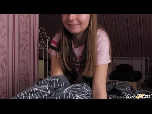 ❤️ Blondie suig haar BFF's diep en kry cum in haar mond ❌ Seks by ons ﹏